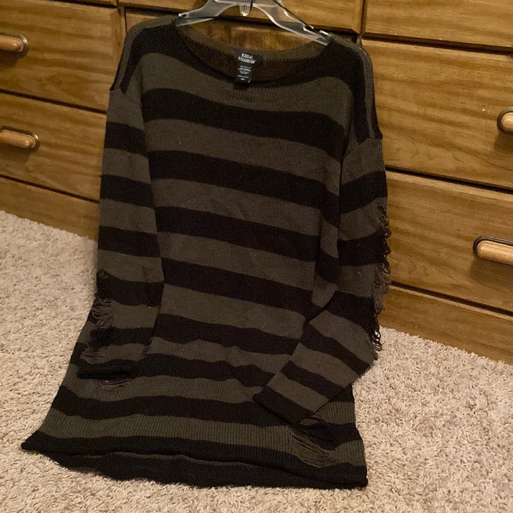 Hot Topic Black and Brown Striped Sweater